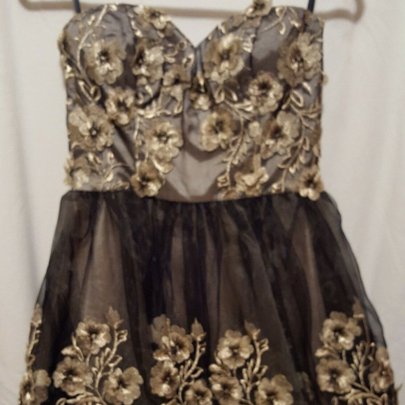Chi Chi London | Dresses | Chi London Black Gold 3d Flower Short Formal  Dress | Poshmark